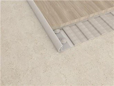 Ryški sidabro nerūdijančio plieno apvali apdaila